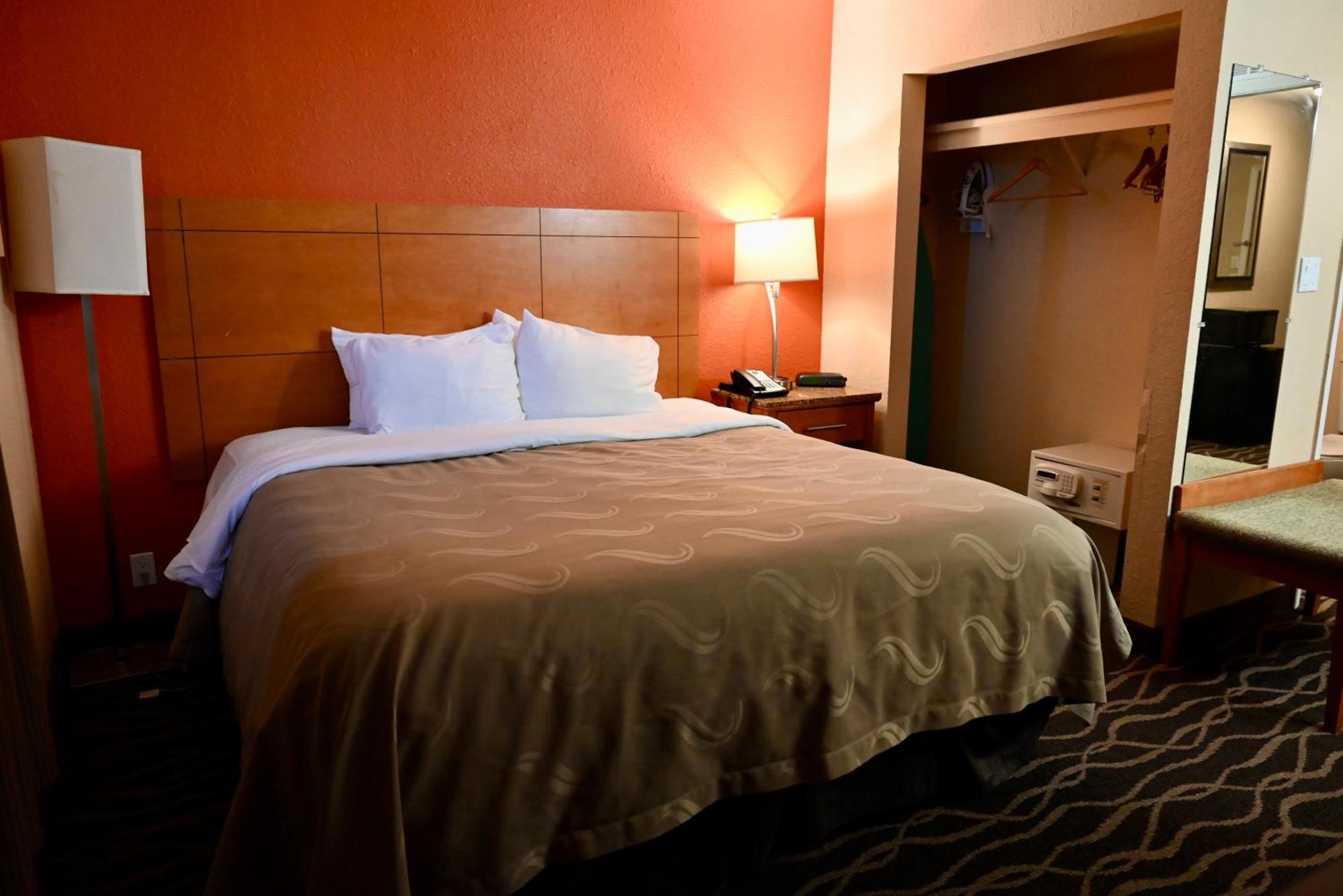 Quality Inn & Suites I-35 Near Frost Bank Center San Antonio Eksteriør billede